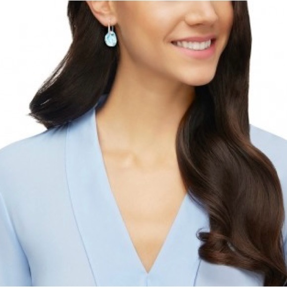 VERY RARE, Authentic Swarovski Galet Light Azore Earrings, 949740. Display item. - Picture 10 of 11